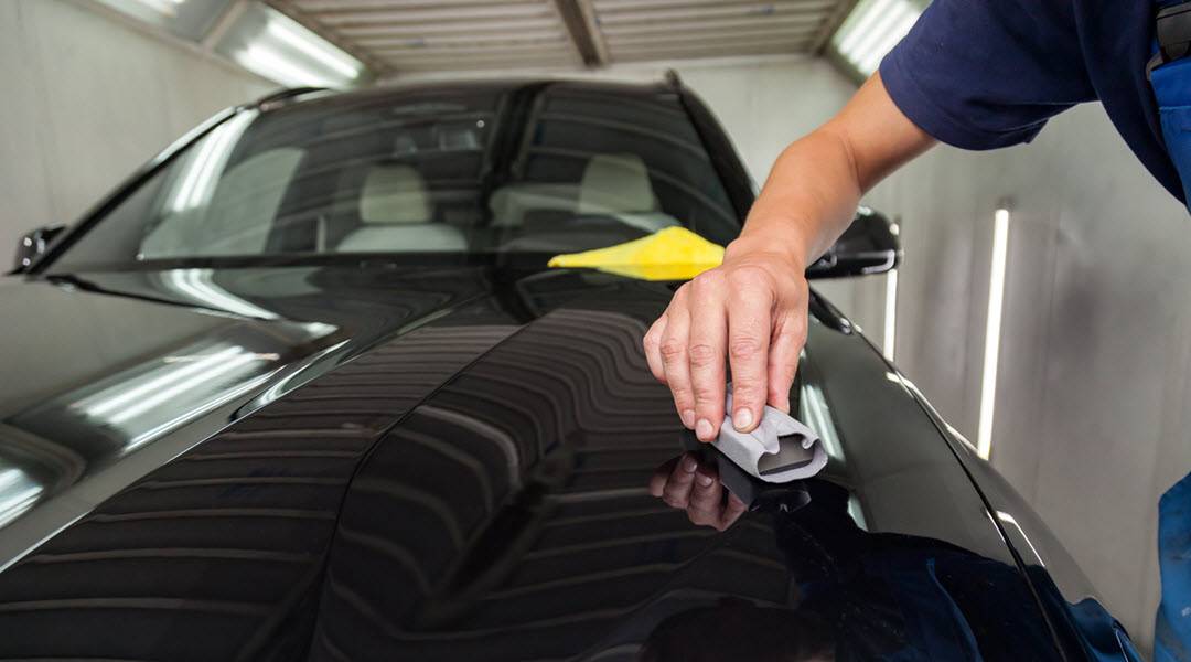 Applying Nano-ceramic Coating on Car Hood